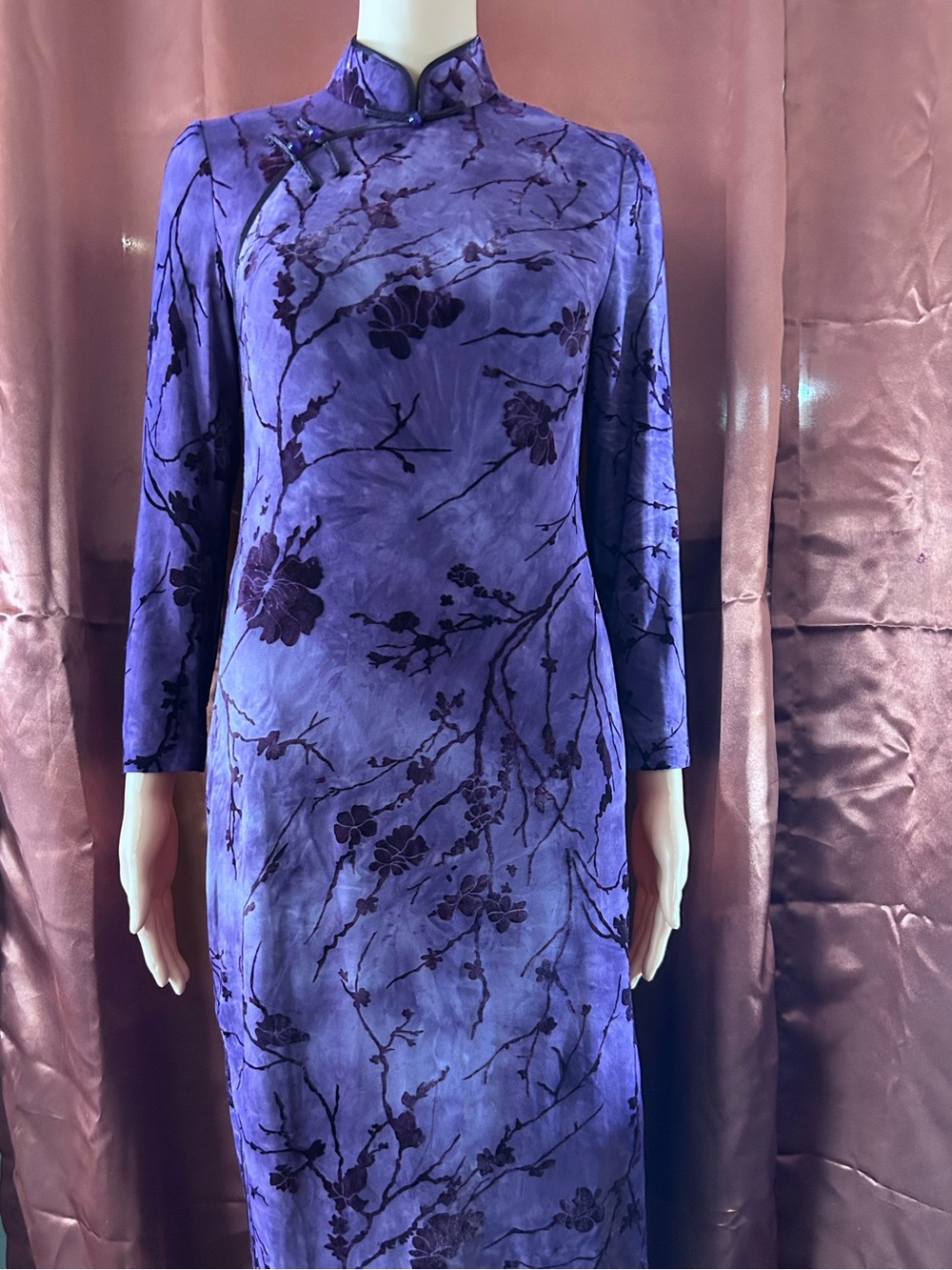 Mandarin-Collar Purple Velvet Floral Long-Sleeve Dress